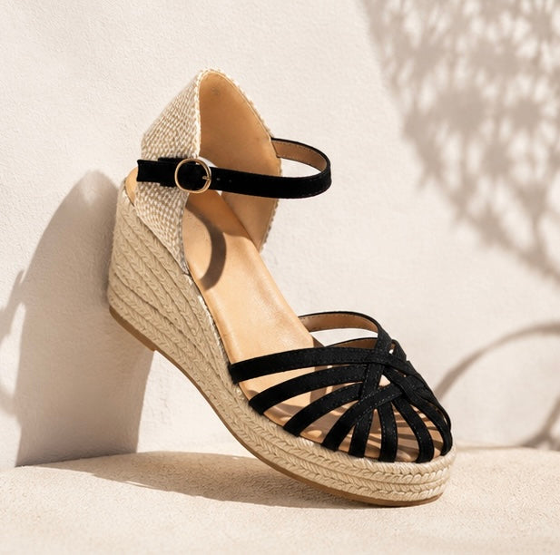 Sandale Compensée Riviera Noir & Beige – Élégance Estivale